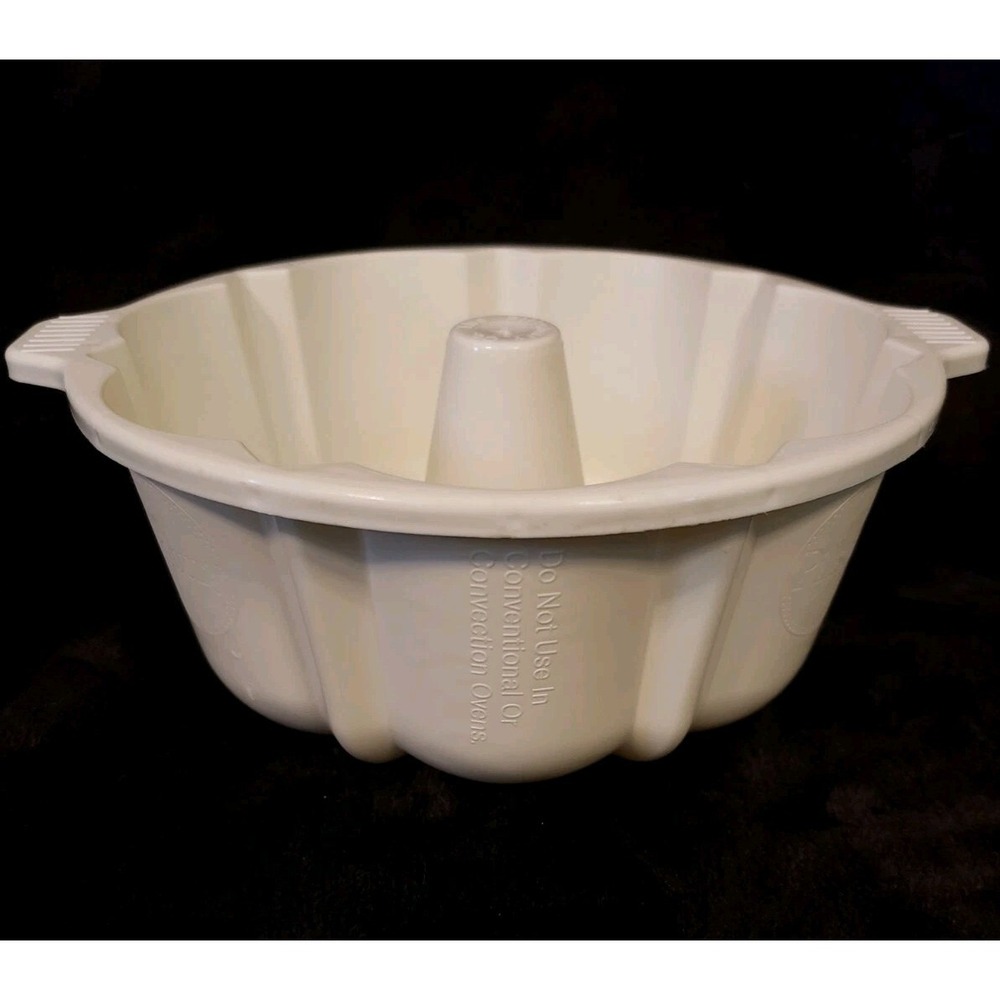 Pillsbury Plastic Microwave Bunt Cake Pan 1987 Vintage Retro Grannycore
